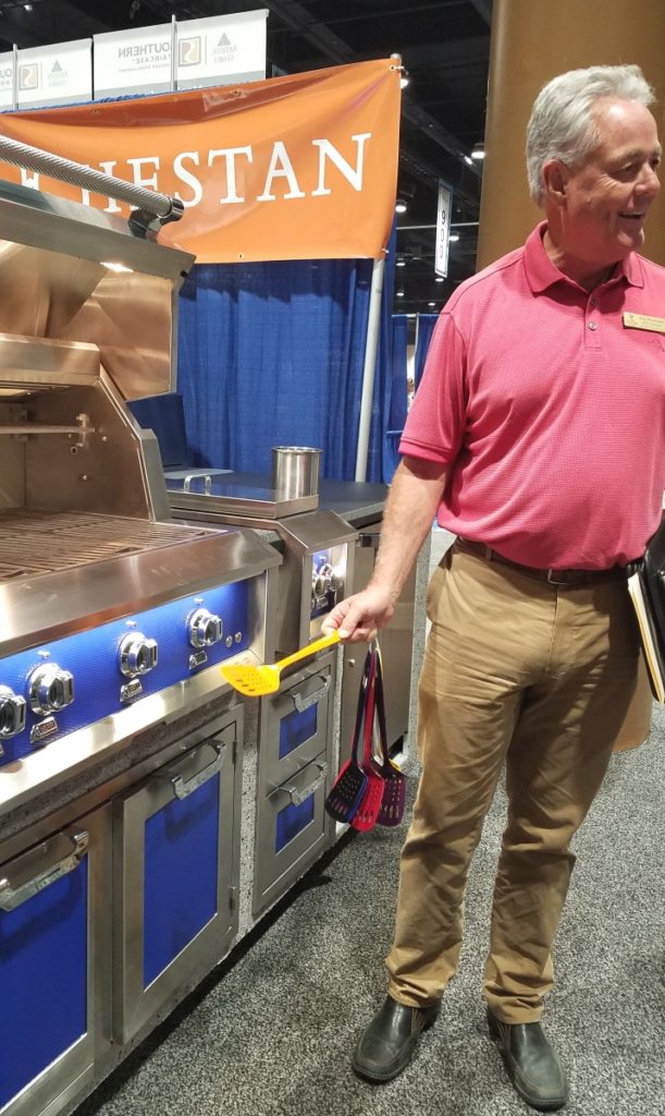 Jim Sanders with some colorful spatulas at the SEBC on July 27, 2017
